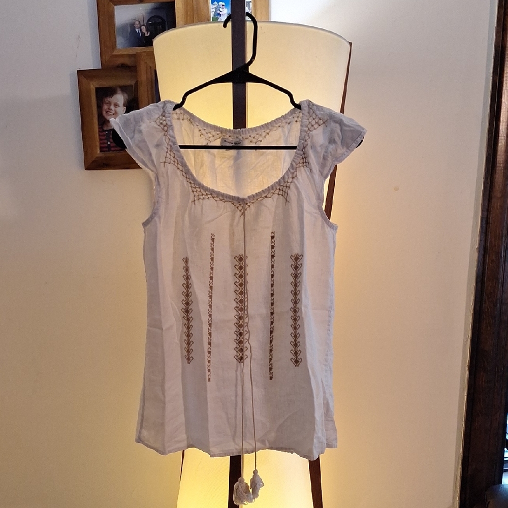 Embroidered Banana Republic Small  Top